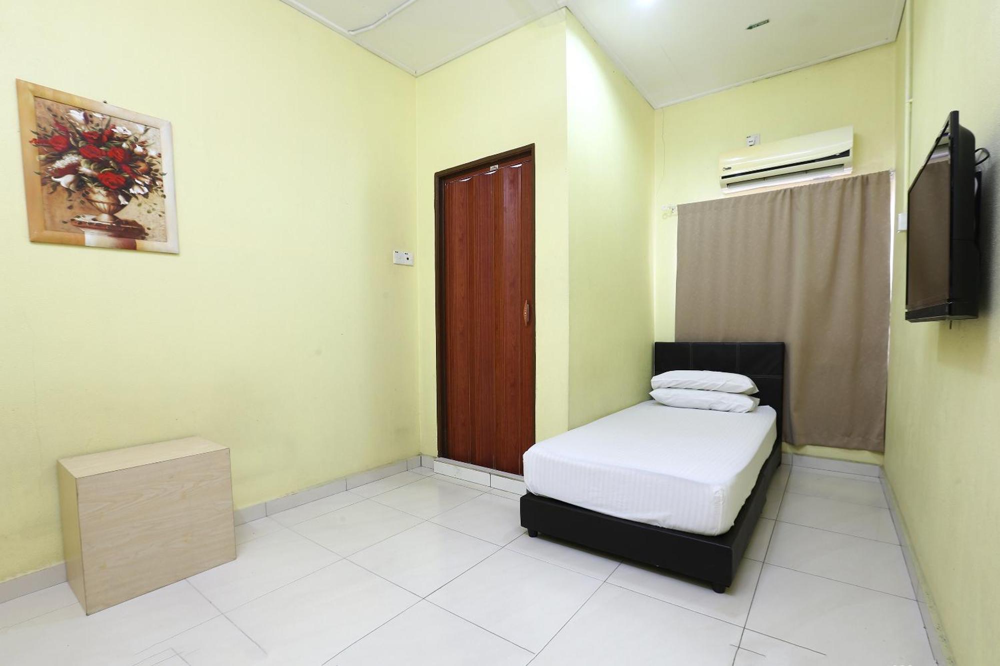 Oyo 89925 Innap Kota Bharu Ngoại thất bức ảnh