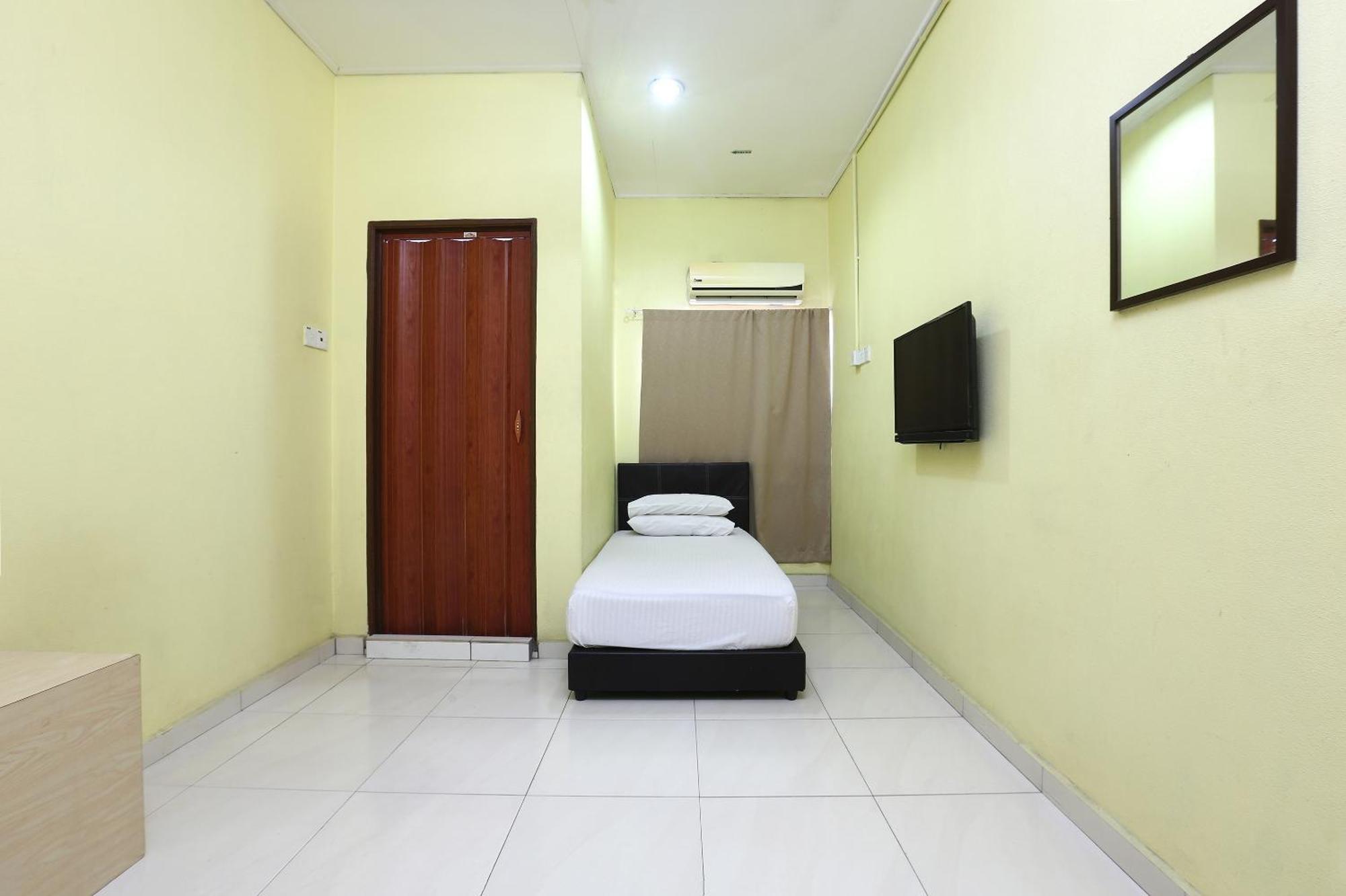 Oyo 89925 Innap Kota Bharu Ngoại thất bức ảnh
